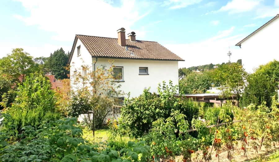 FREISTEHENDES FAMILIENHAUS MIT SEHR SCHÖNEM GARTEN IN RUHIGER SACKGASSENLAGE, 76228 Karlsruhe / Grünwettersbach, Einfamilienhaus